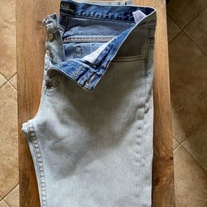 APC Petit New Standard Size 32x30